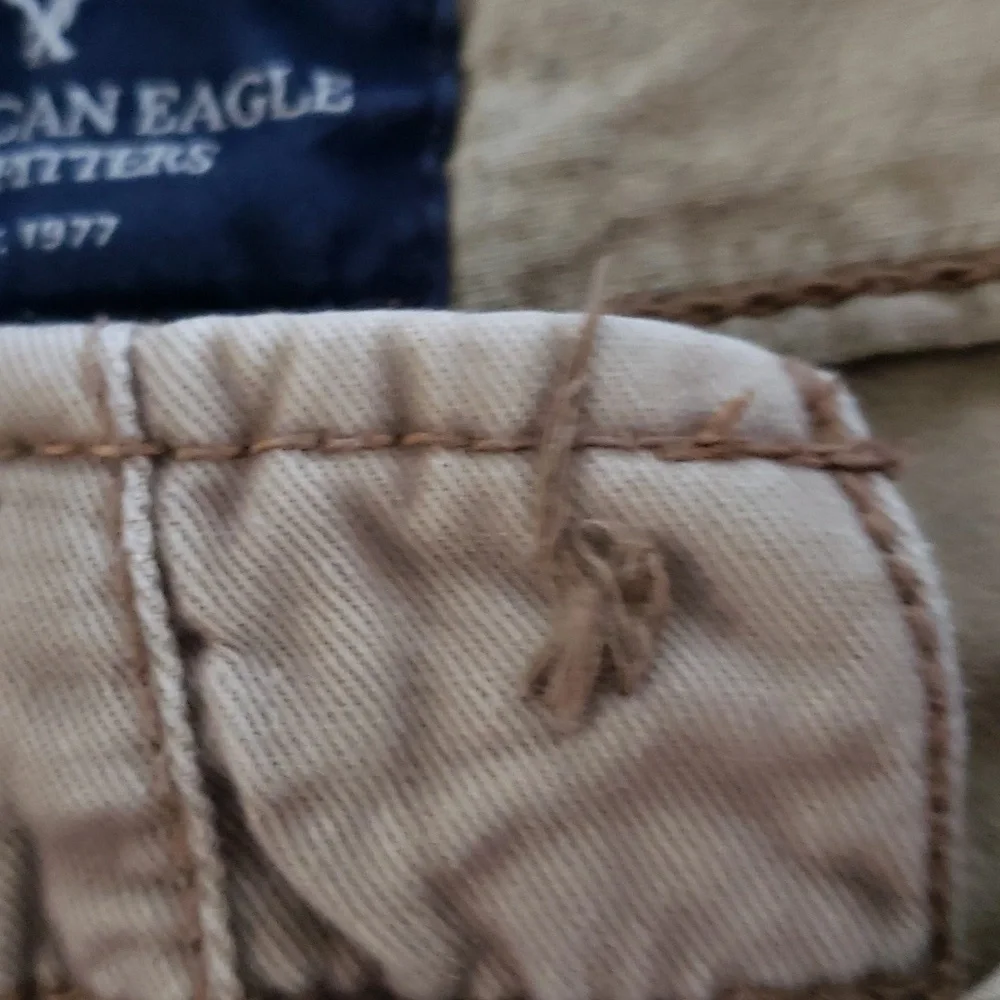 American Eagle Outfitters Khaki Shorts - Picture 4 of 10